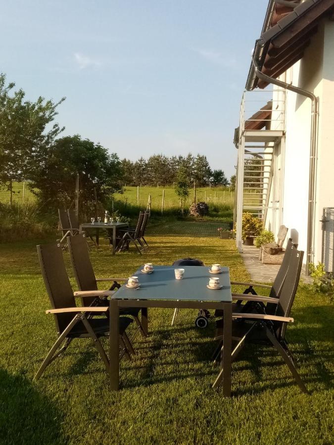 Apartmany Kohoutek A Slepicka V Novohradskych Horach Нове-Гради Экстерьер фото