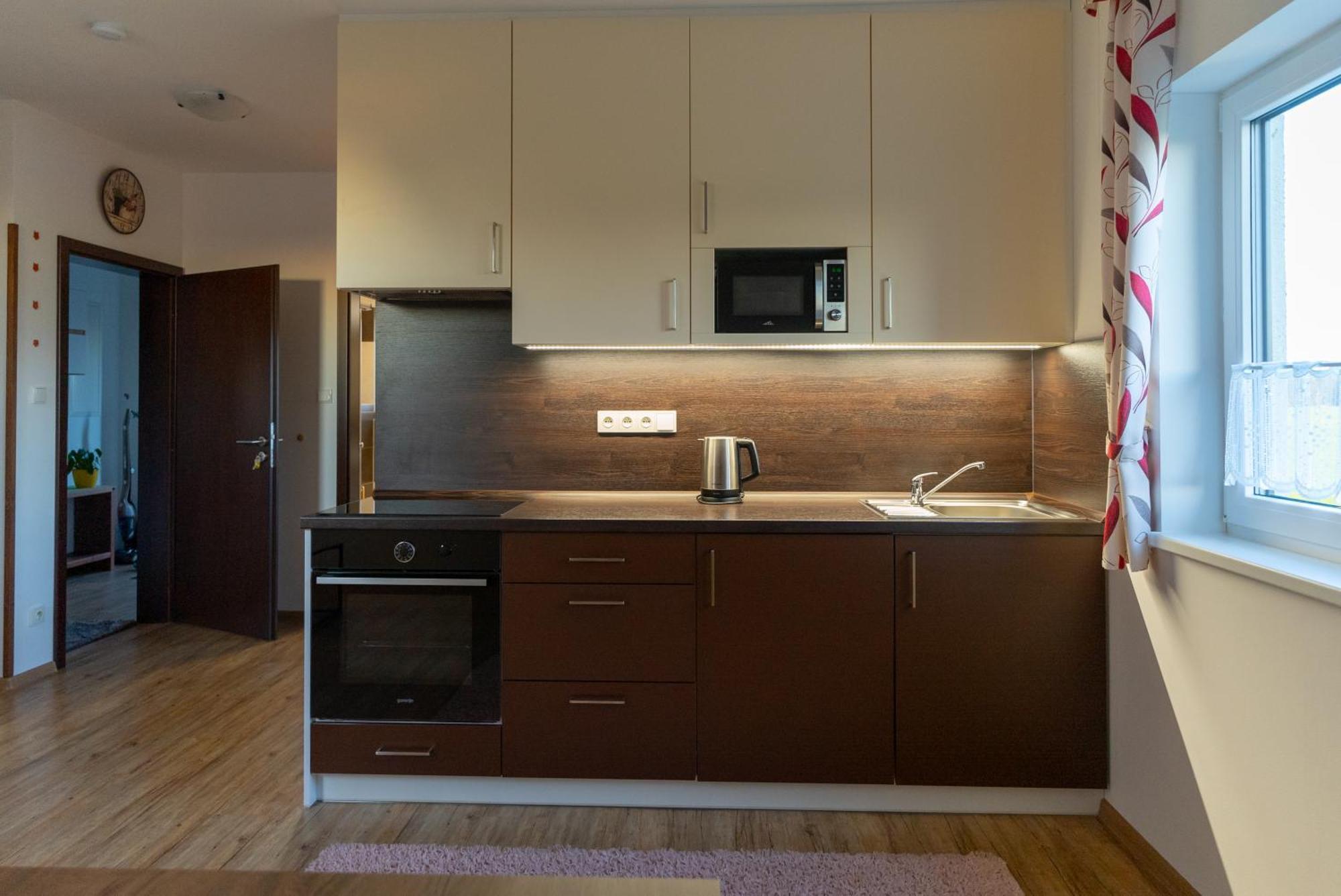 Apartmany Kohoutek A Slepicka V Novohradskych Horach Нове-Гради Экстерьер фото