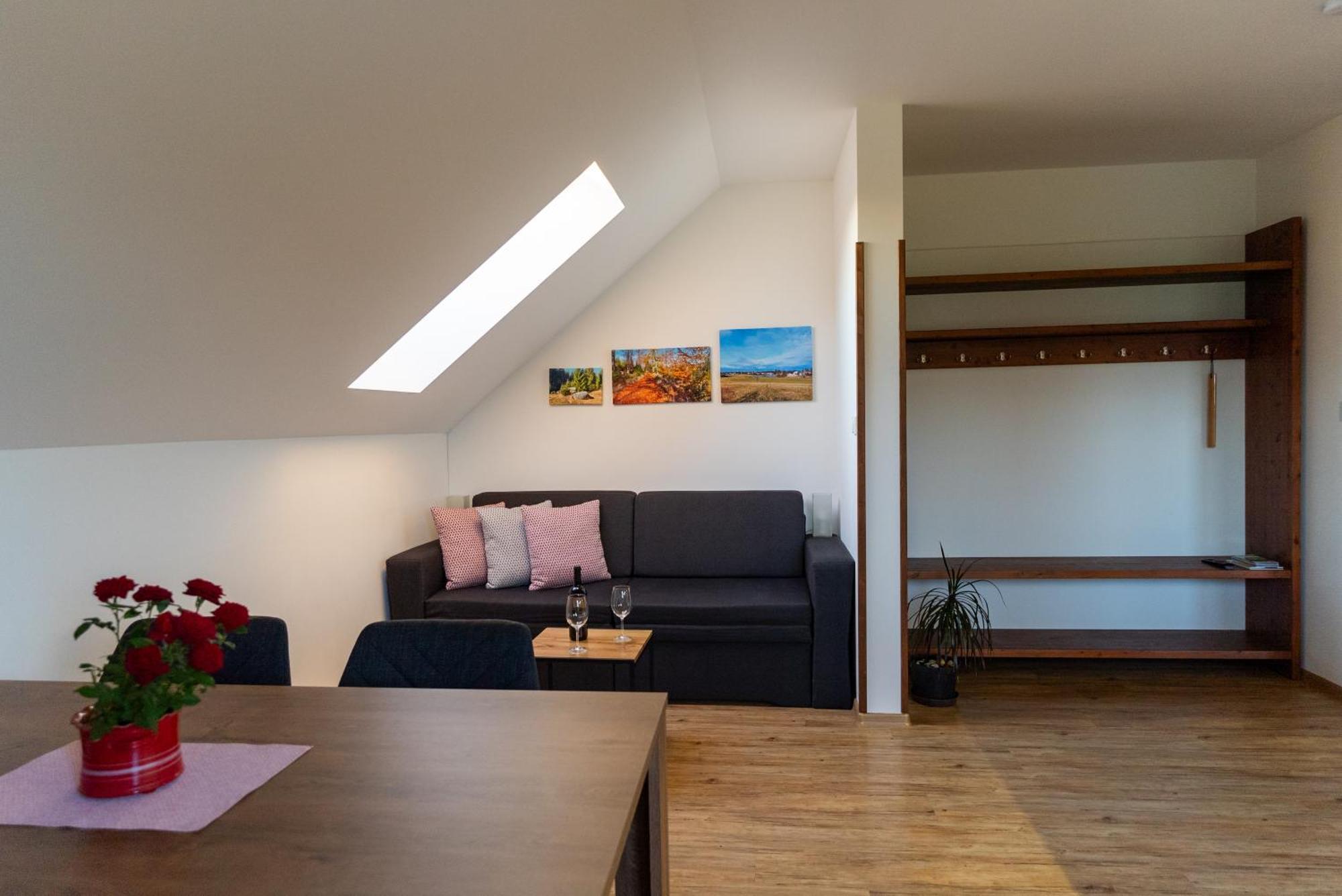 Apartmany Kohoutek A Slepicka V Novohradskych Horach Нове-Гради Экстерьер фото