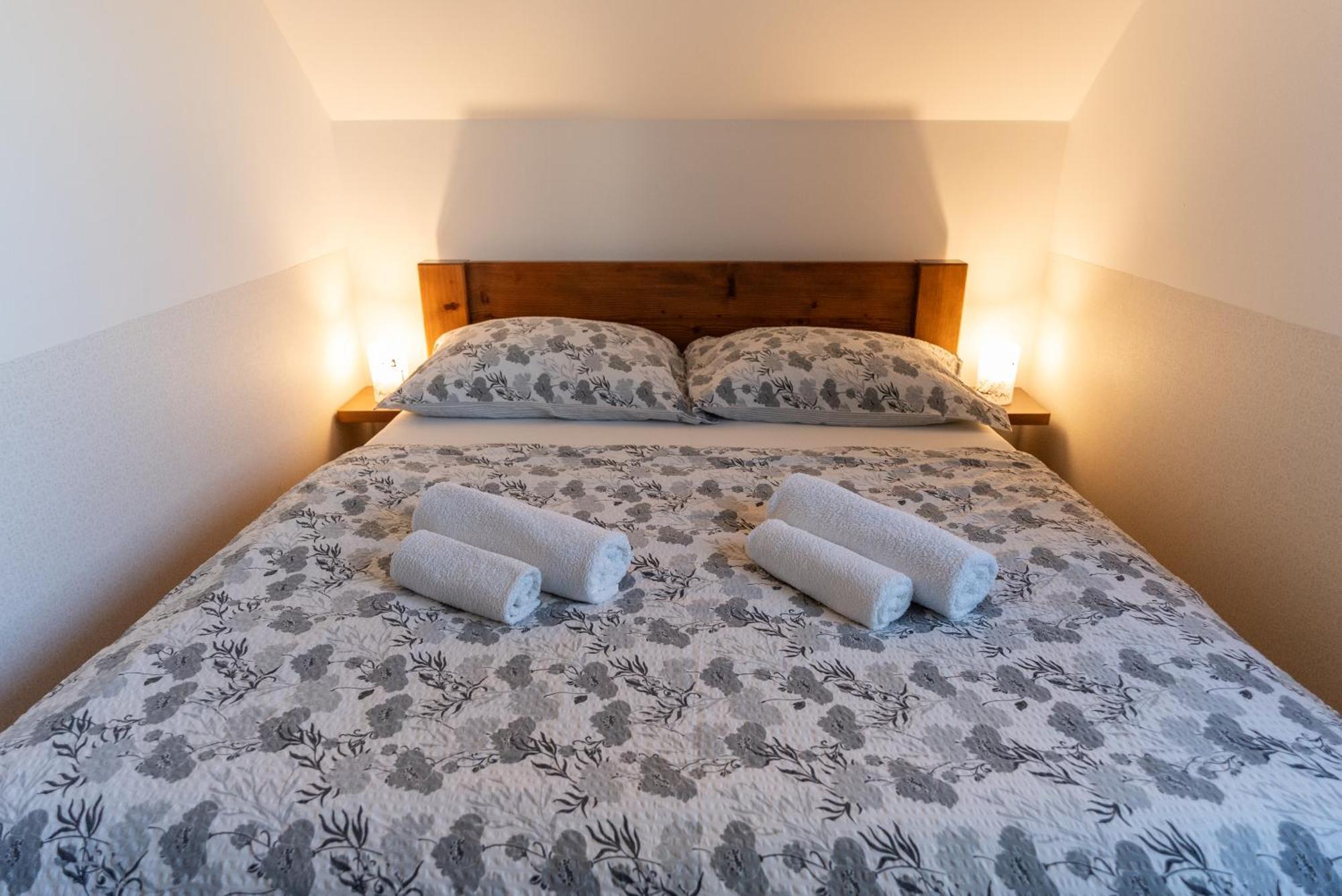 Apartmany Kohoutek A Slepicka V Novohradskych Horach Нове-Гради Экстерьер фото