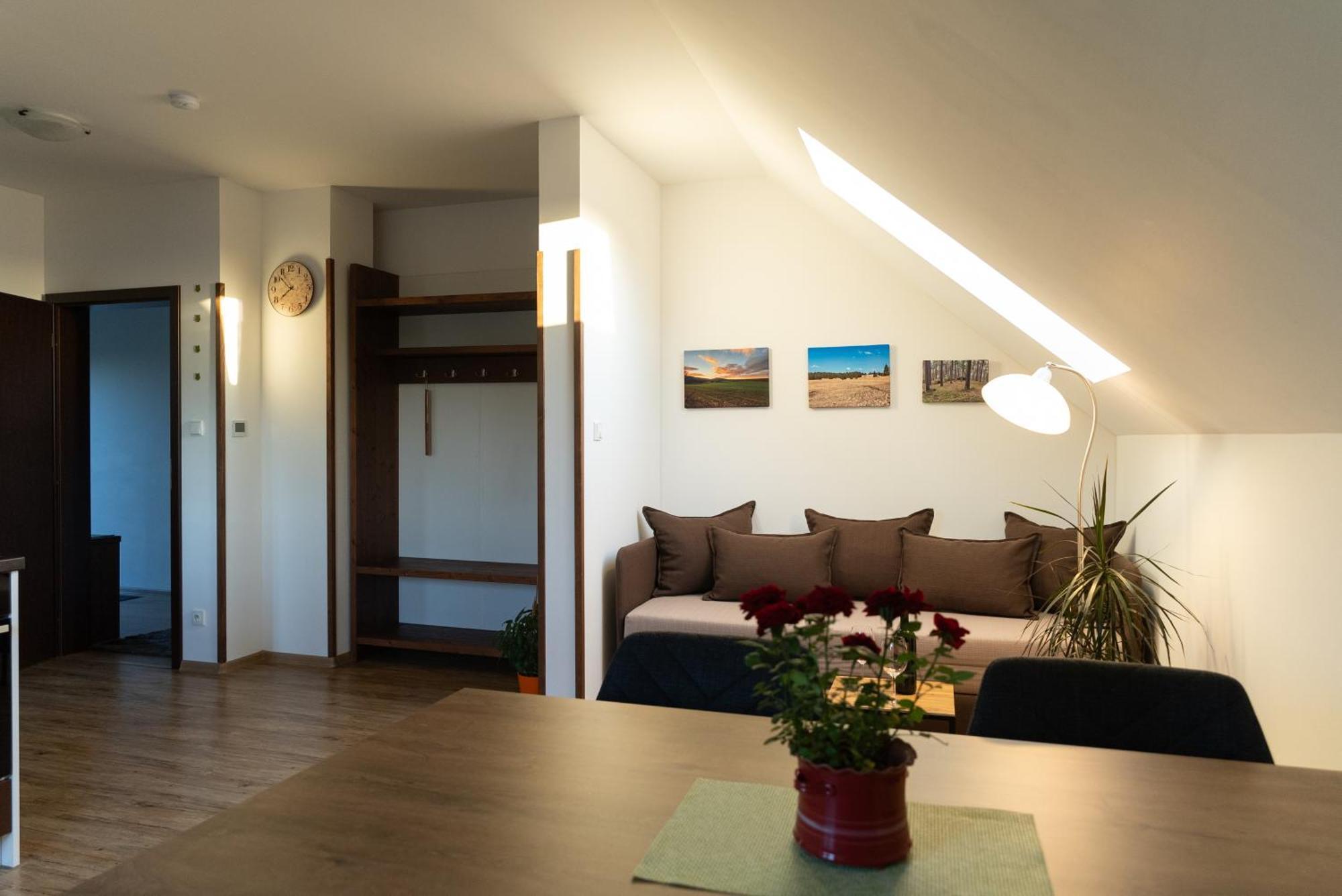 Apartmany Kohoutek A Slepicka V Novohradskych Horach Нове-Гради Экстерьер фото
